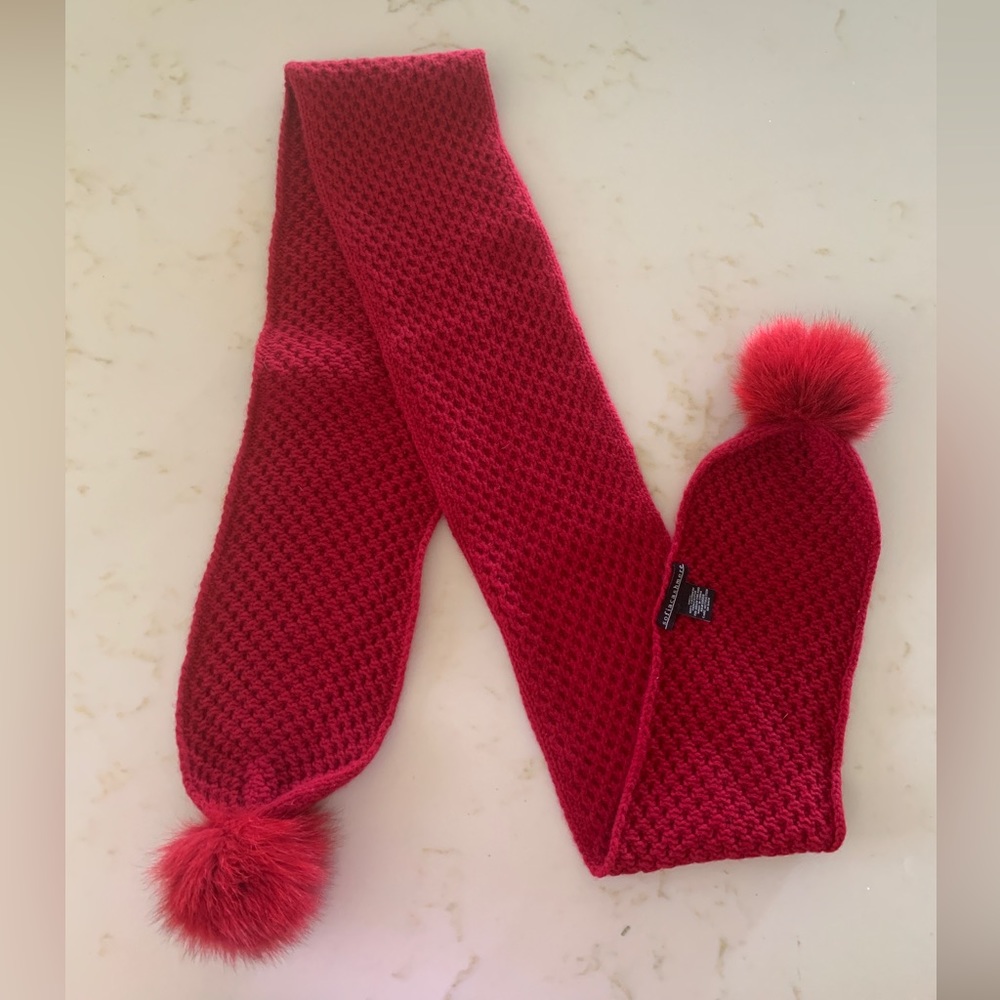 Sofia Cashmere red scarf with Fox fur trim